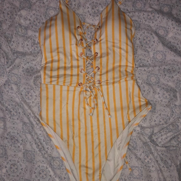 LA Hearts Striped lace up one piece bathing suit NWOT - Picture 3 of 3